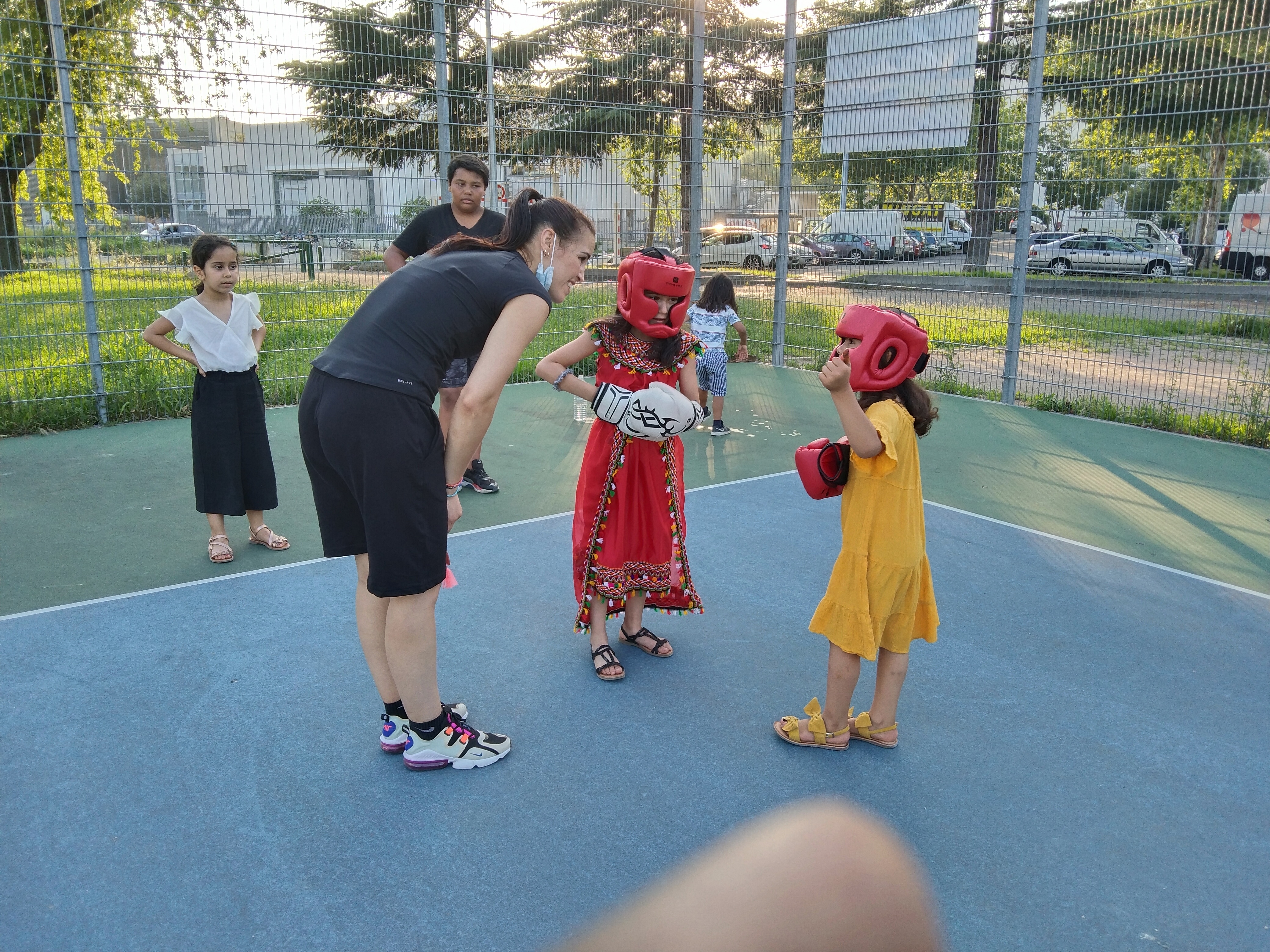 Initiation à la boxe — terrain de quartier