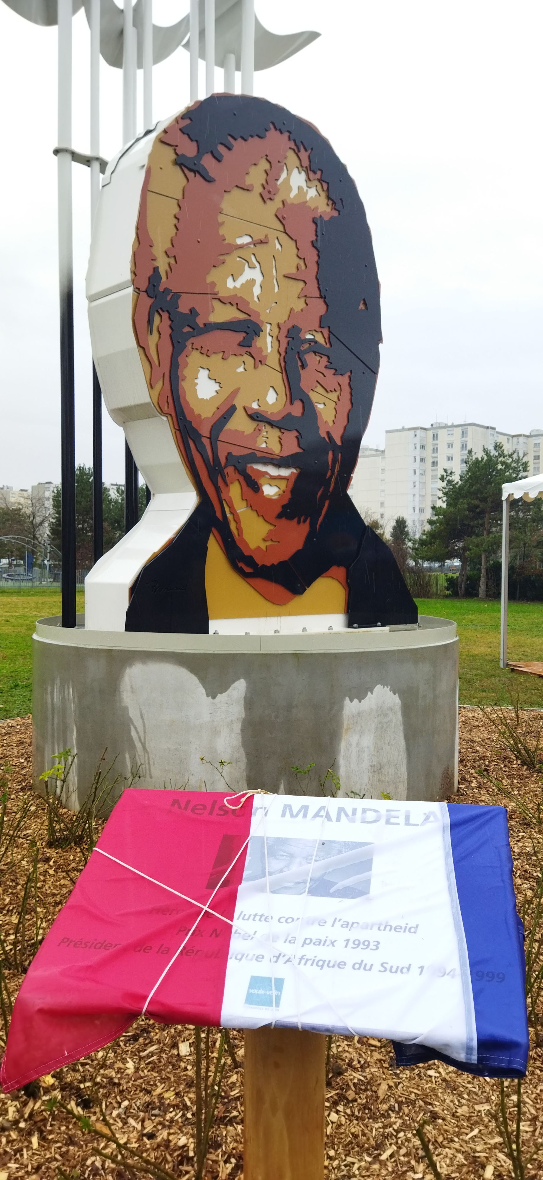 Inauguration stèle Mandela