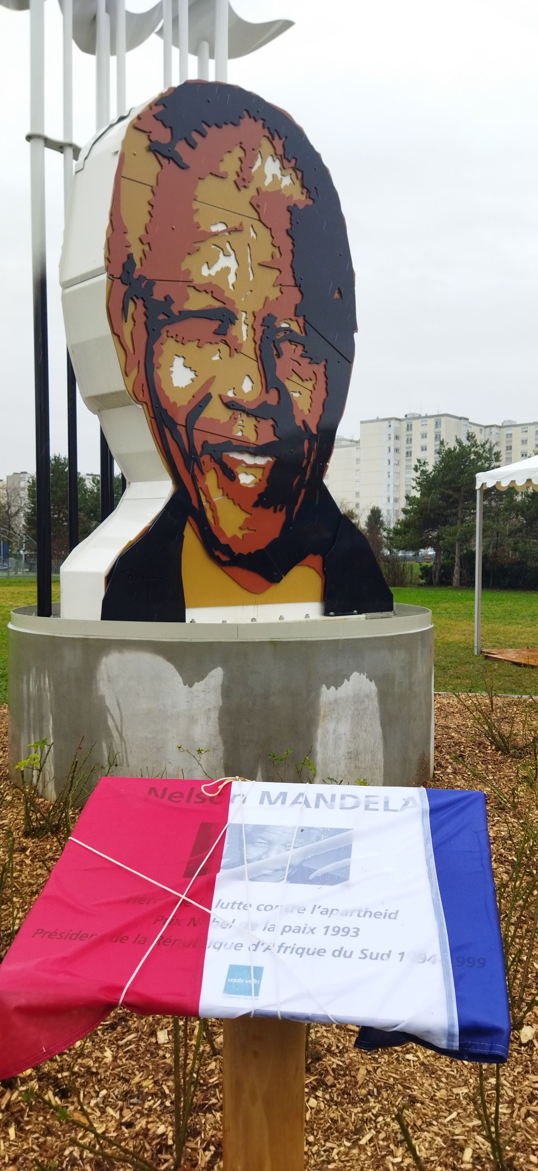 Inauguration stèle Mandela